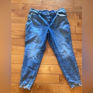 Maurice's high rise skinny Jean **SHORT**